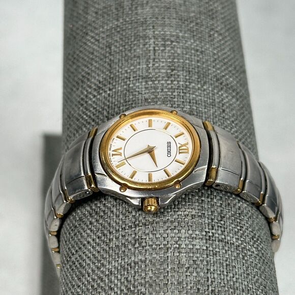 Sieko Watch Womens 26mm Round White Dial Two Tone 6.25\